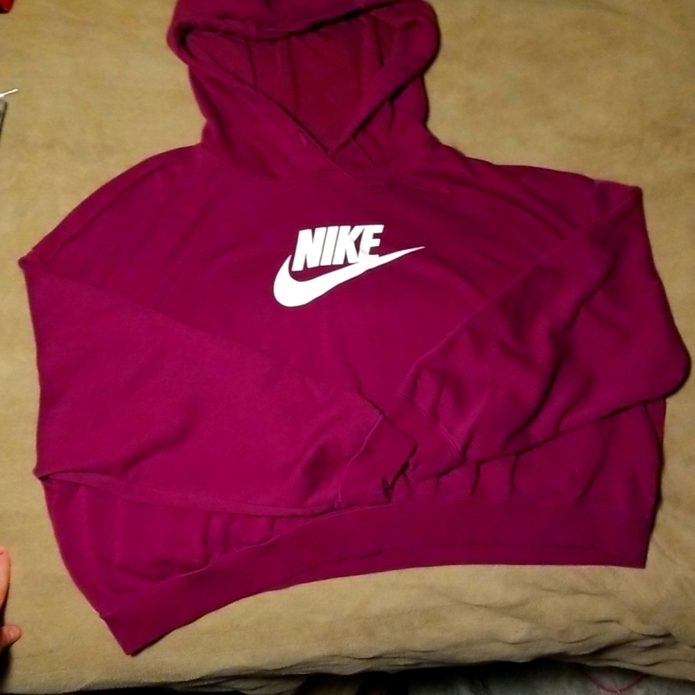 Never worn Nike crop hoodie 2xl
